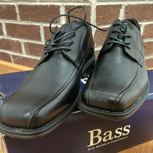 G.H. Bass & Co. Albany men’s dress shoes black 11